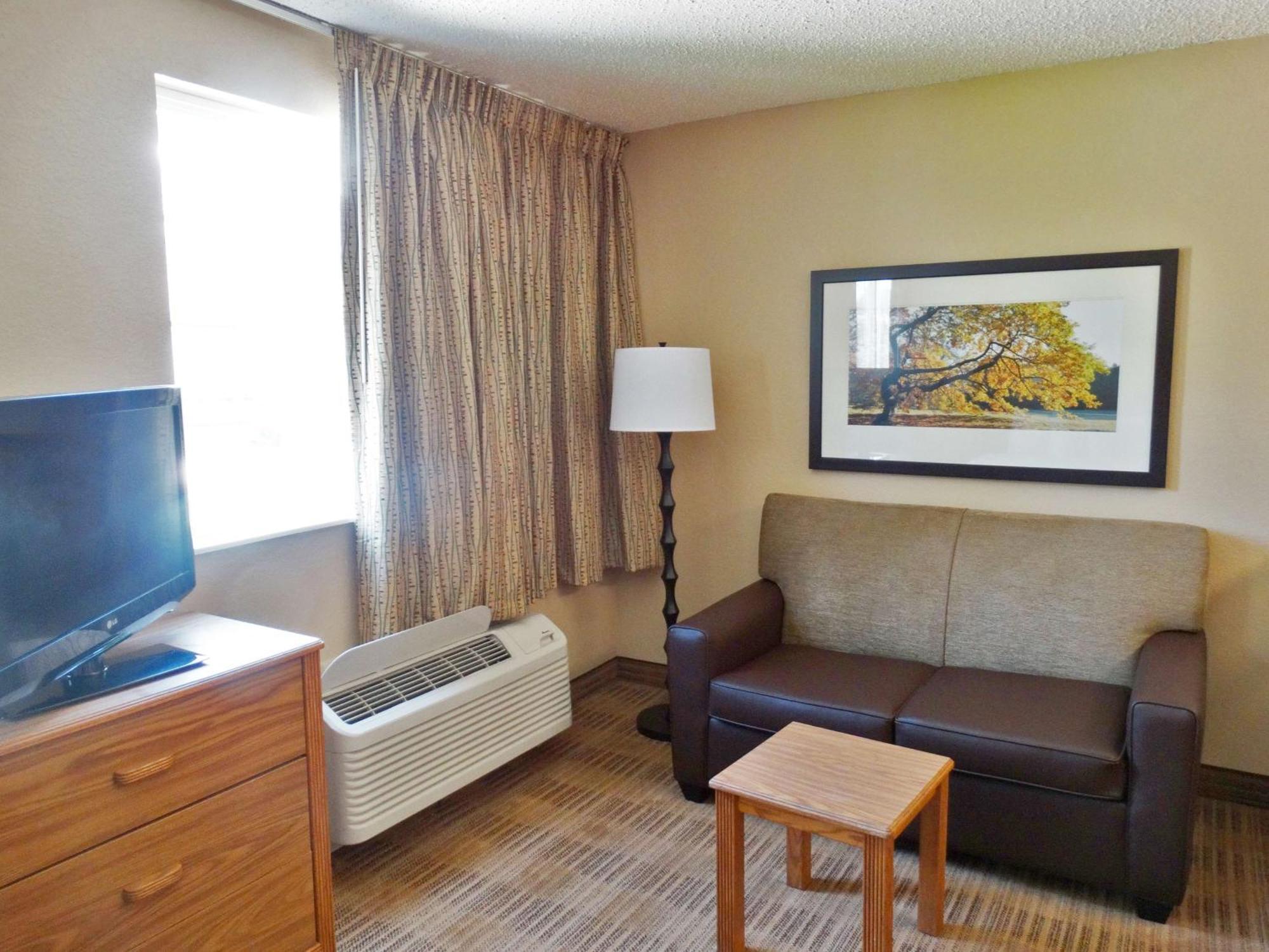 Extended Stay America Select Suites - Orlando - Lake Mary - 1040 Greenwood Blvd Екстер'єр фото