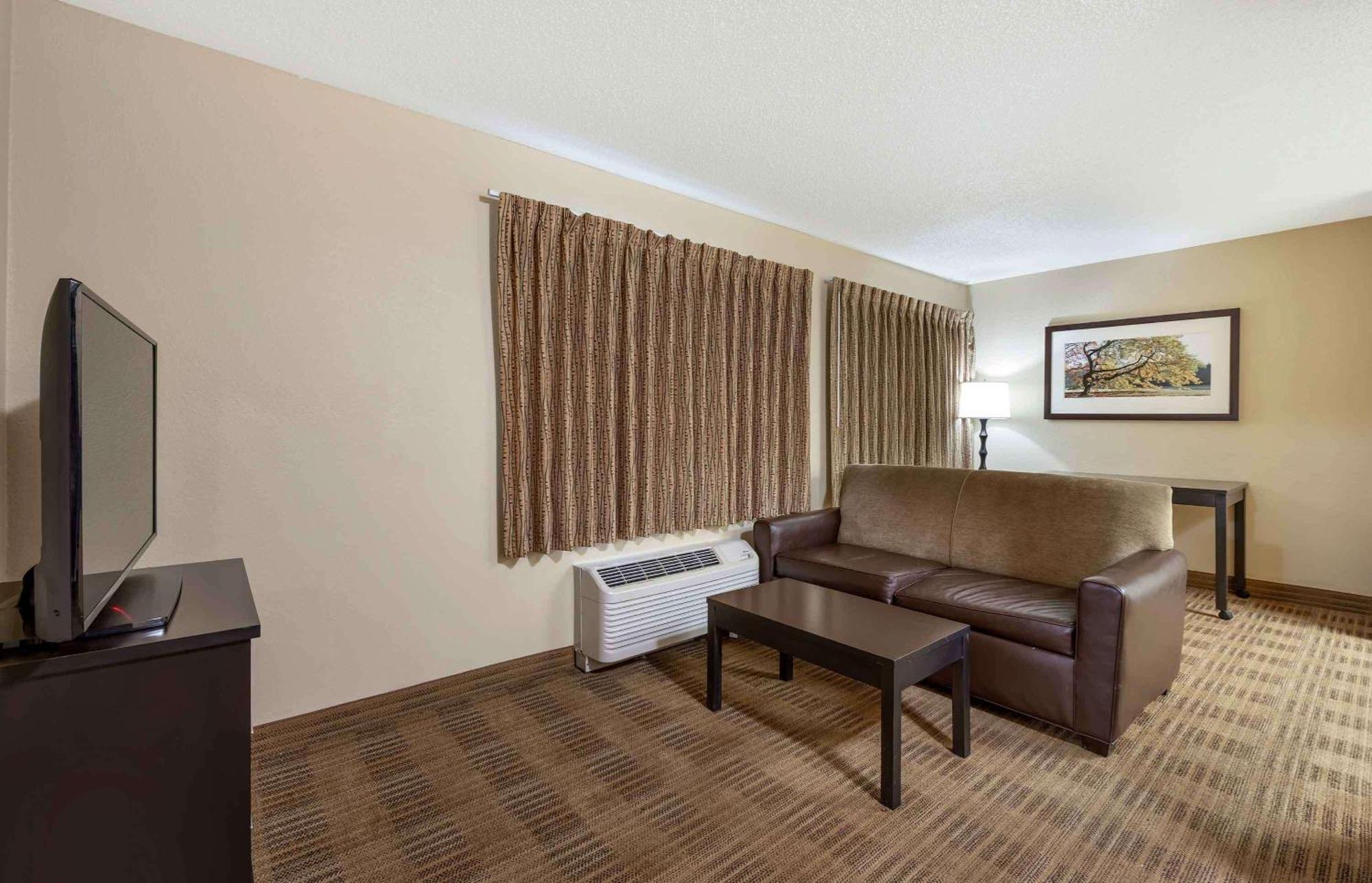 Extended Stay America Select Suites - Orlando - Lake Mary - 1040 Greenwood Blvd Екстер'єр фото