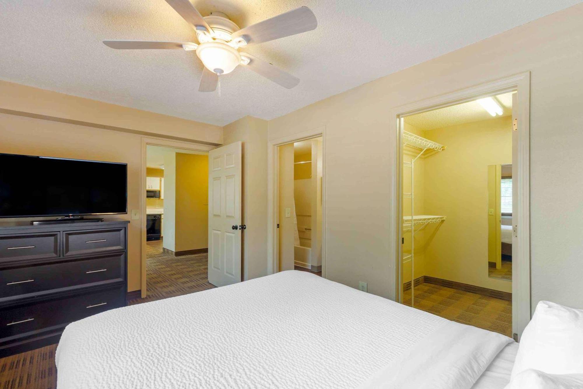 Extended Stay America Select Suites - Orlando - Lake Mary - 1040 Greenwood Blvd Екстер'єр фото