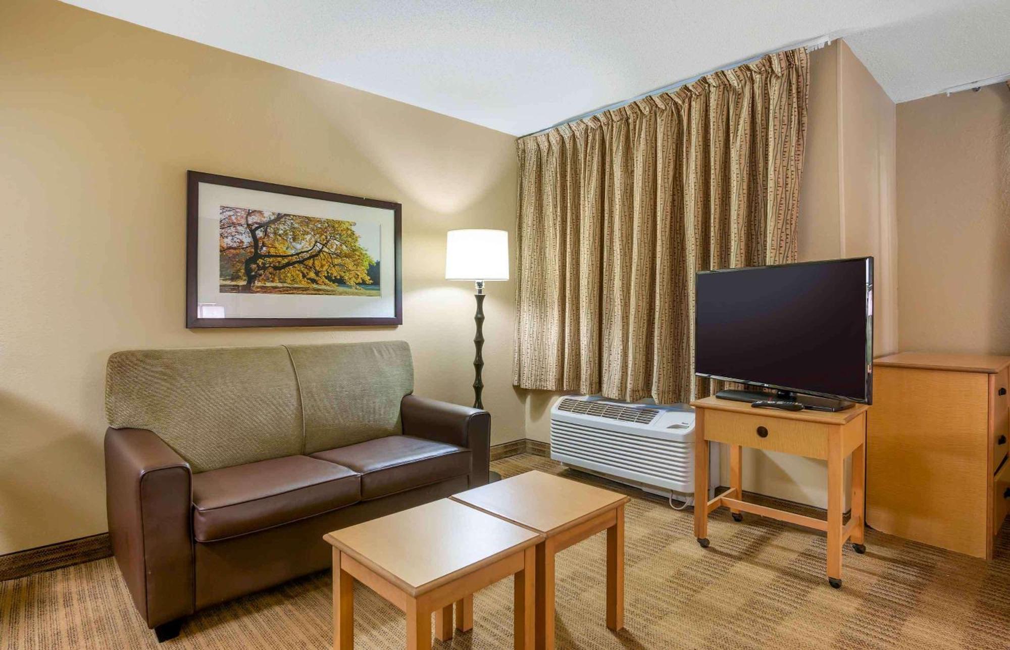 Extended Stay America Select Suites - Orlando - Lake Mary - 1040 Greenwood Blvd Екстер'єр фото