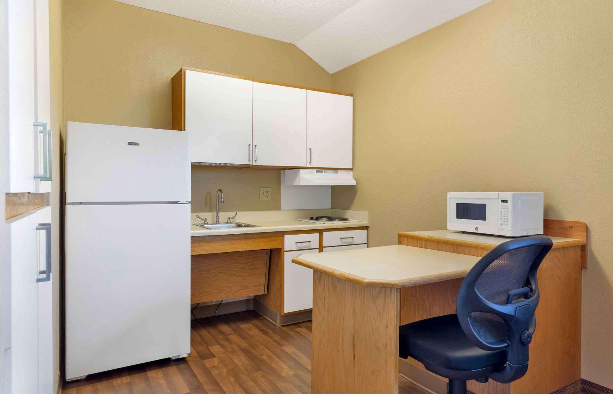 Extended Stay America Select Suites - Orlando - Lake Mary - 1040 Greenwood Blvd Екстер'єр фото